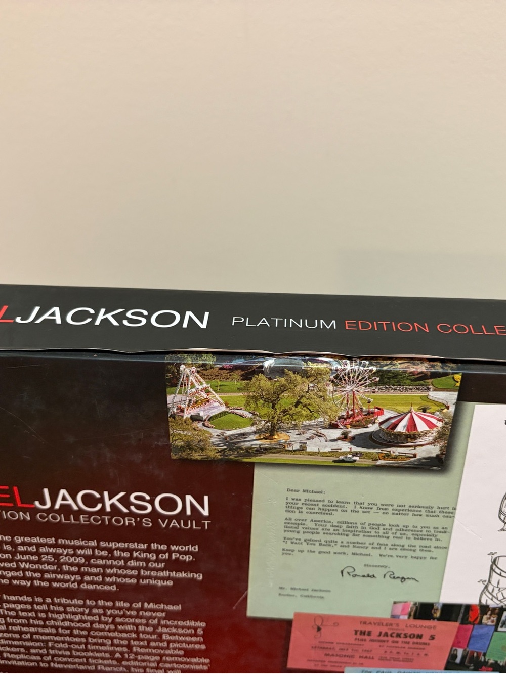 MJ  "A Tribute to the King of Pop 1958-2009" Platinum Ed. Collector's Vault - Picture 13 of 13